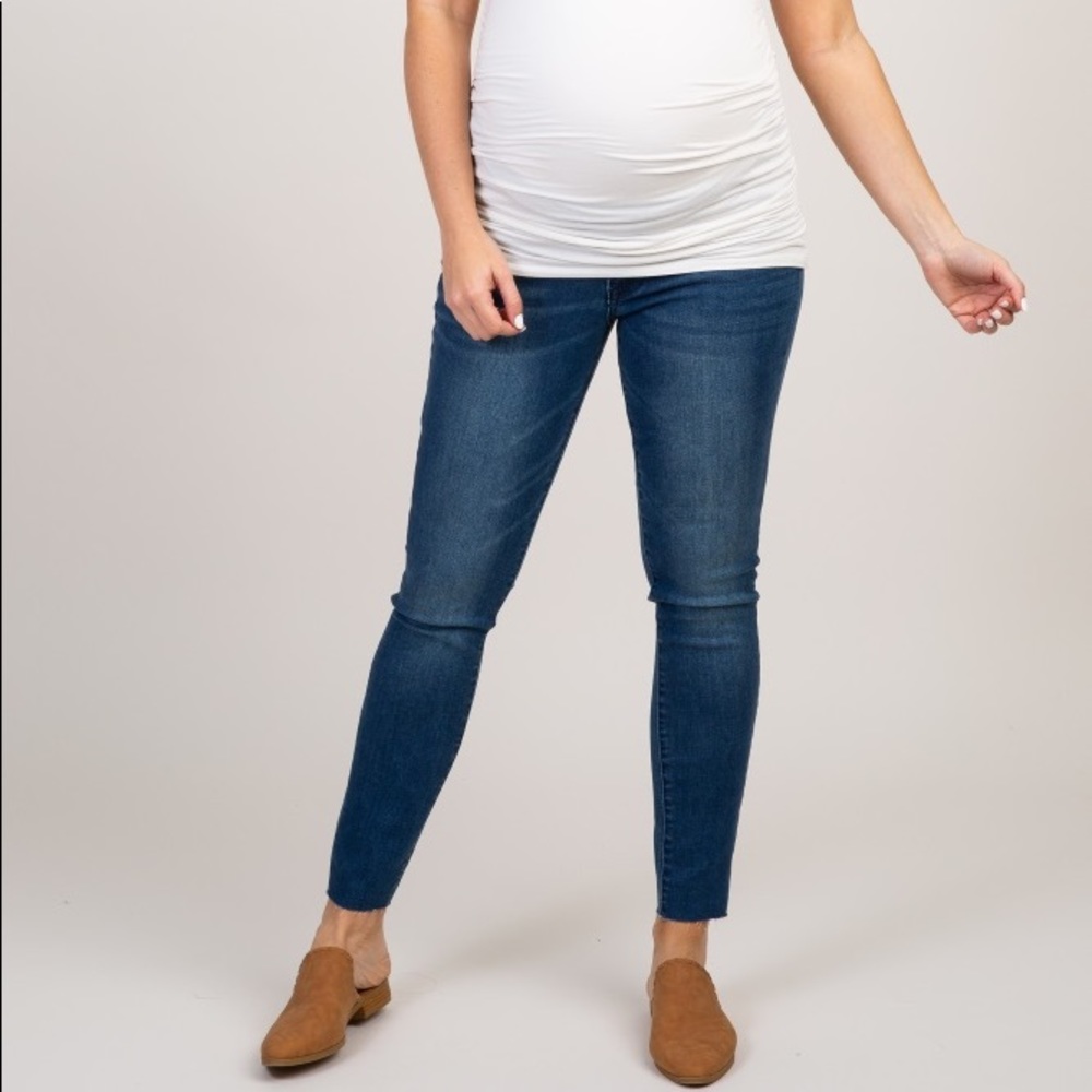 Dark maternity skinny jeans with raw hem